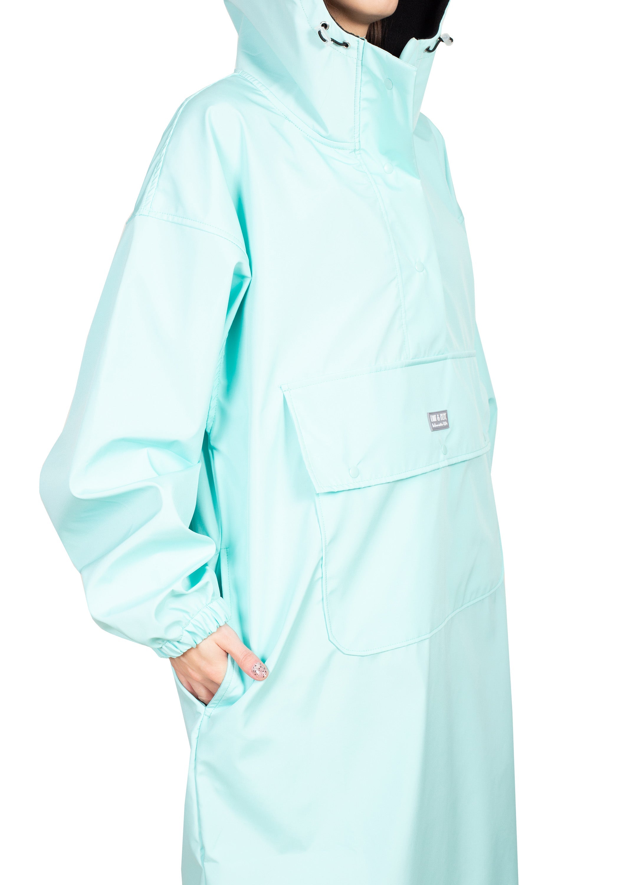 Wau-Poncho Regenponcho für jeden Spaziergang, Modell in Farbe Mint