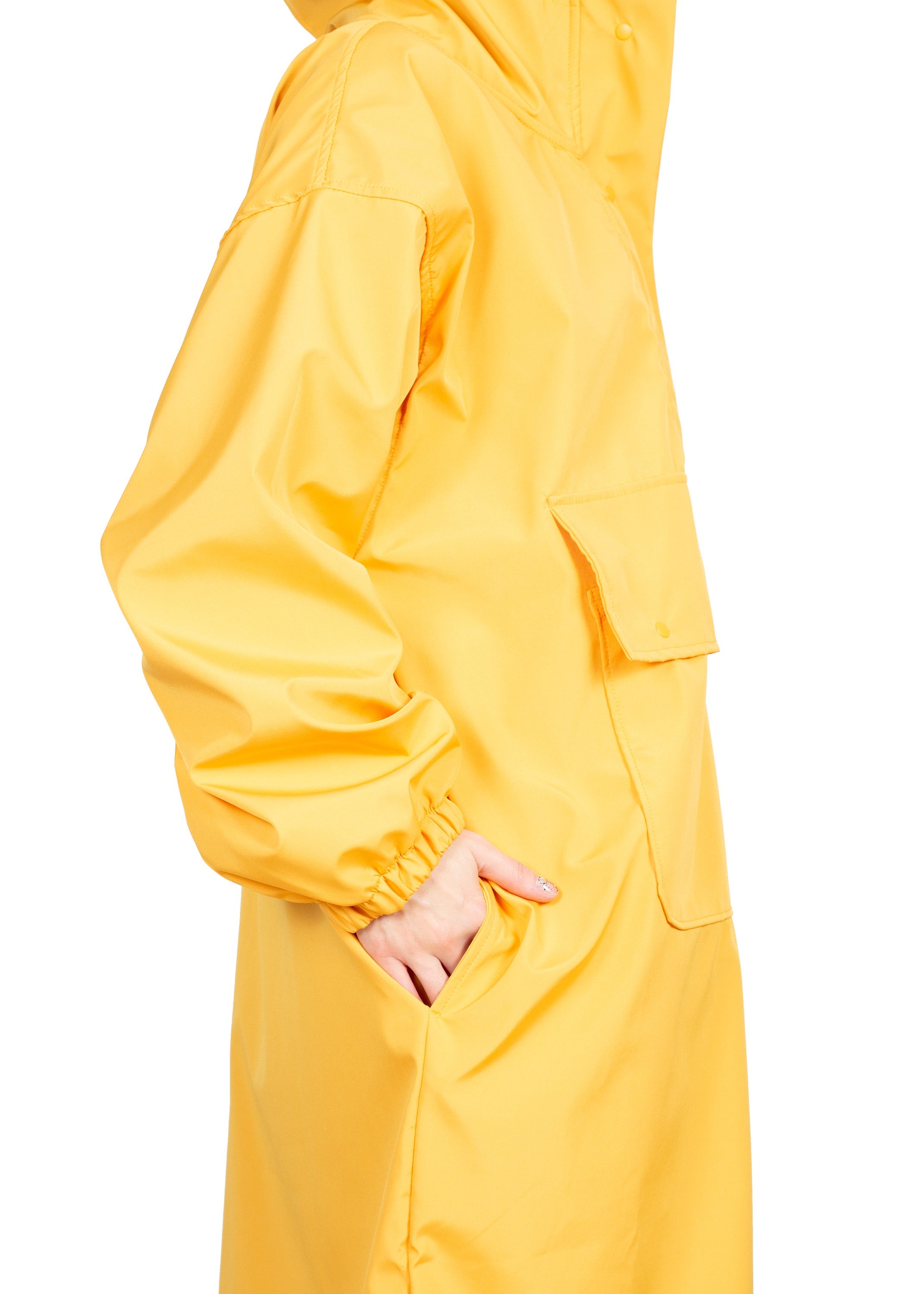 Wau-Poncho Regenponcho für jeden Spaziergang, Modell in Farbe Mint - mit verstellbarer Kapuze - praktische seitliche Taschen