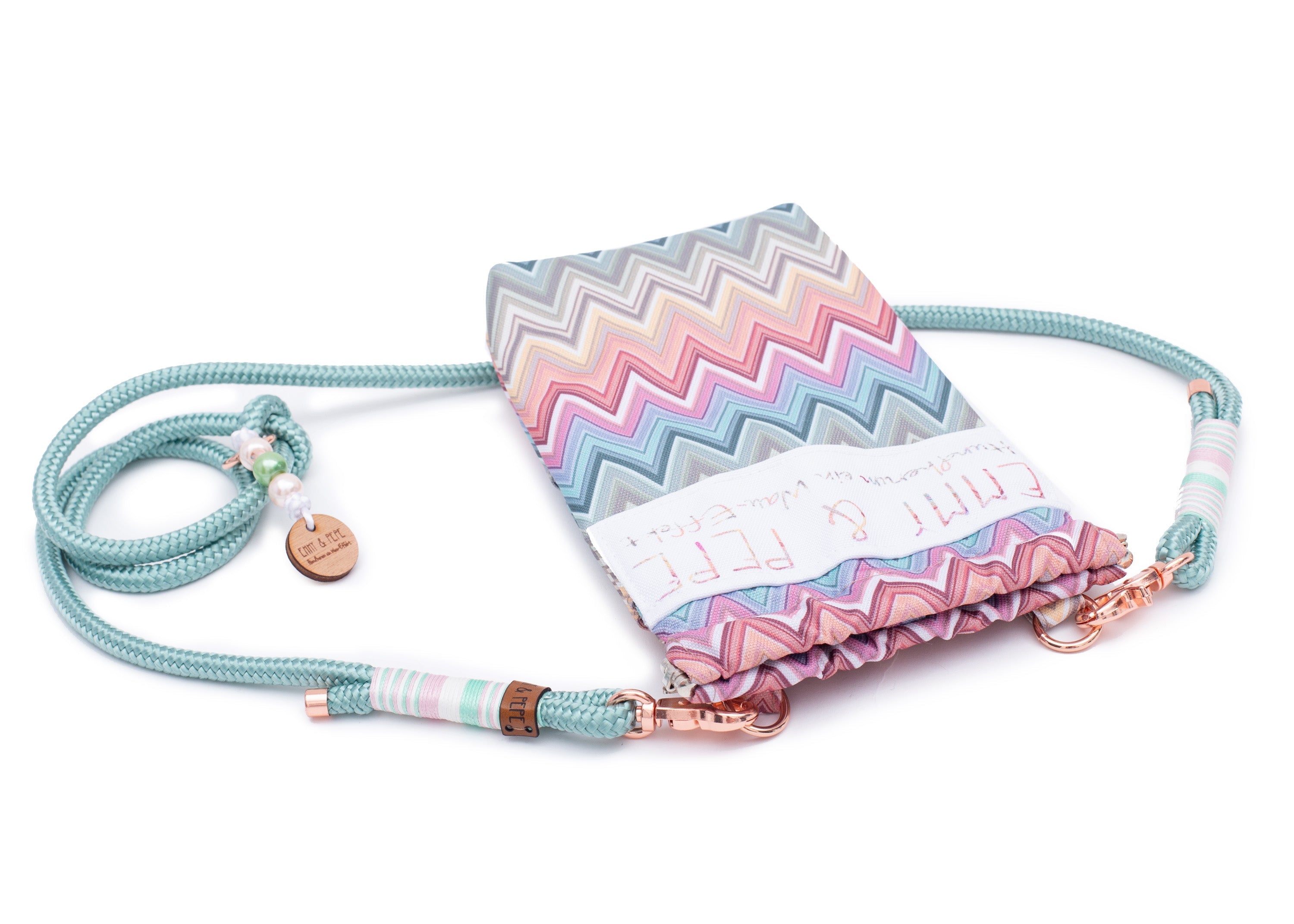 Wau-to-go Gassitasche, Modell  Waussoni, leichte Pastelltöne in modischem Zick-Zack-Muster, alles dabei bei jedem Spaziergang