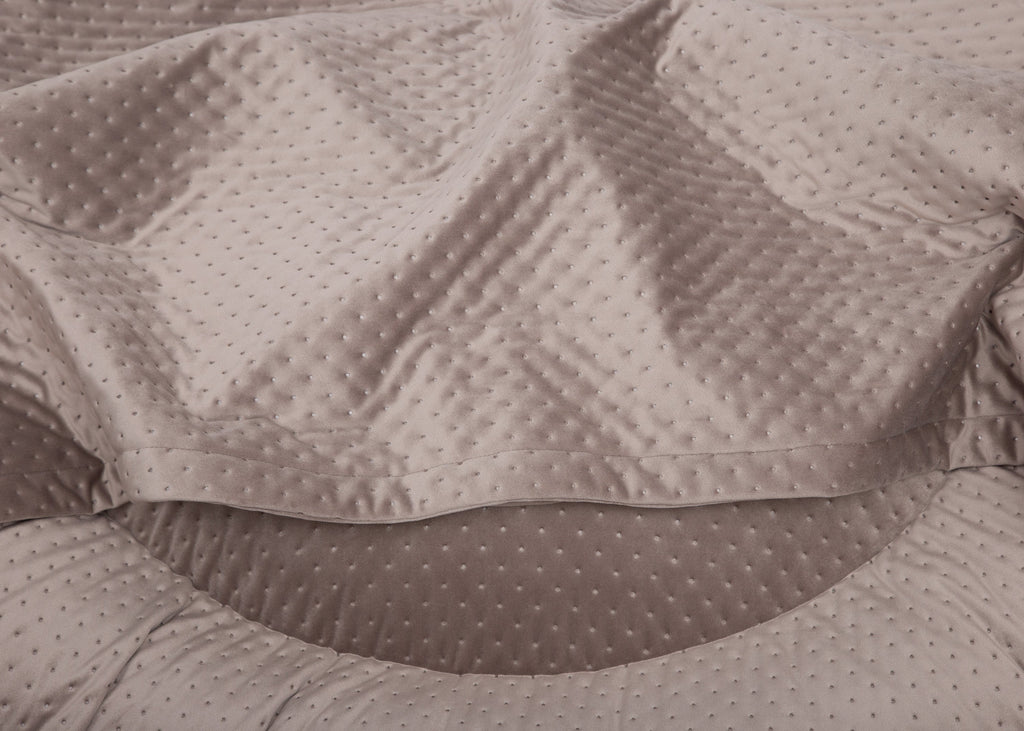 Wau-Bed orthopädisches Hundebett mit Höhle Dot Taupe / Oval / S (80x60cm),Taupe / Oval / M (100x80cm),Taupe / Oval / L (120x100cm),Taupe / Oval / XL (140x120cm),Taupe / Eckig / S (80x60cm),Taupe / Eckig / M (100x80cm),Taupe / Eckig / L (120x100cm),Taupe / Eckig / XL (140x120cm),Dark Grey / Oval / S (80x60cm),Dark Grey / Oval / M (100x80cm),Dark Grey / Oval / L (120x100cm),Dark Grey / Oval / XL (140x120cm),Dark Grey / Eckig / S (80x60cm),Dark Grey / Eckig / M (100x80cm),Dark Grey / Eckig / L (120x100cm),Dark