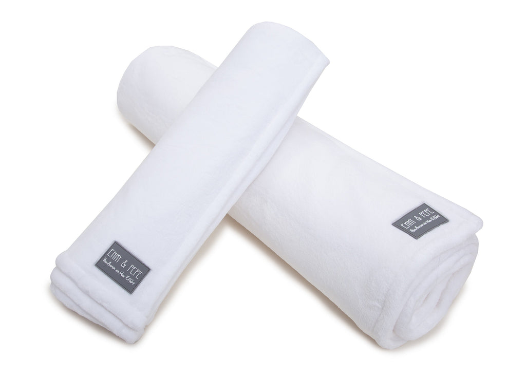 Wau-Blanket Hundedecke weiß gerollt übereinander