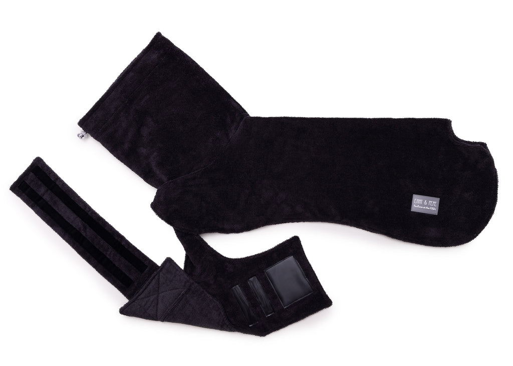 Hundebademantel aus Bambusfaser Grey  mit geöffnetem Brustteil