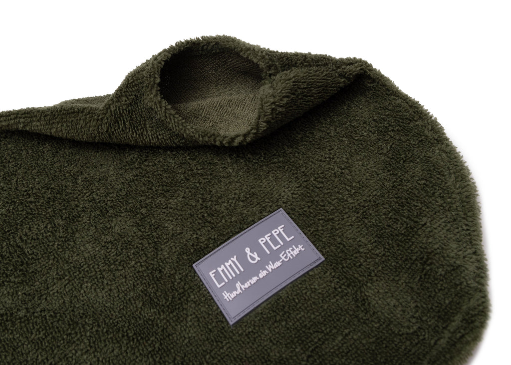 Hundebademantel aus Bambusfaser Olive Detailansicht Rücken