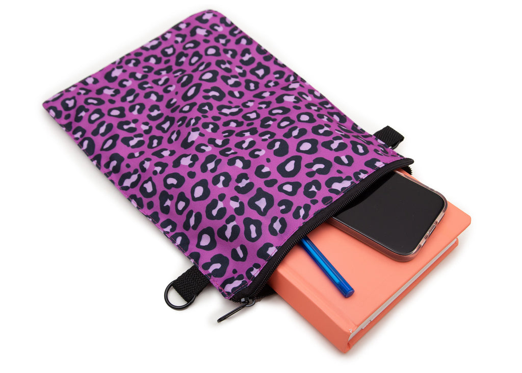 Wau-Backpack Reisedecke für Hunde Leo Fuchsia Detailansicht Tasche