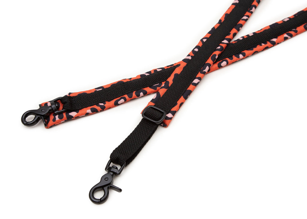 Wau-Backpack Reisedecke für Hunde Leo Orange Detailansicht Gurte