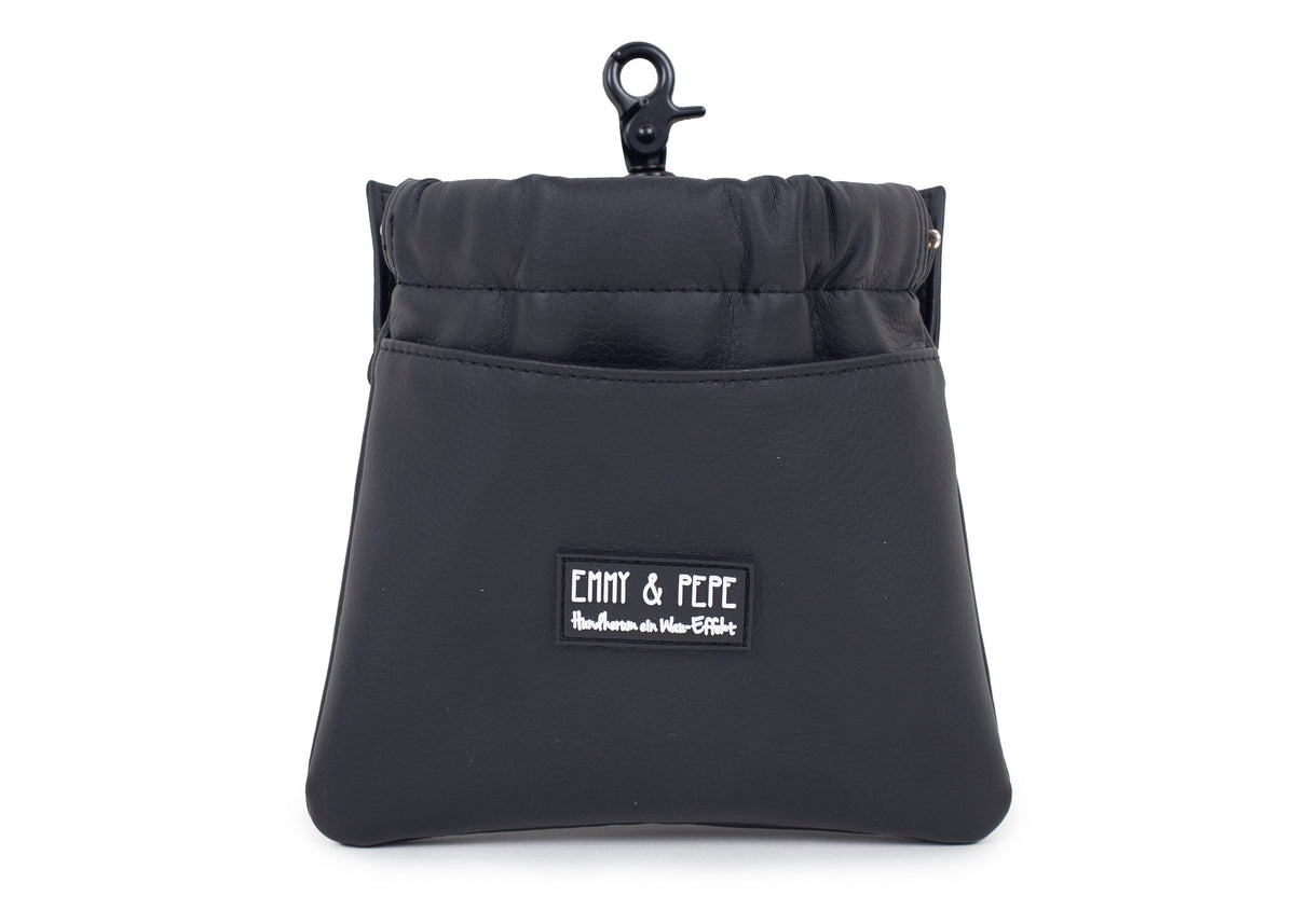 Wau-Pack Kunstleder Hans in Black