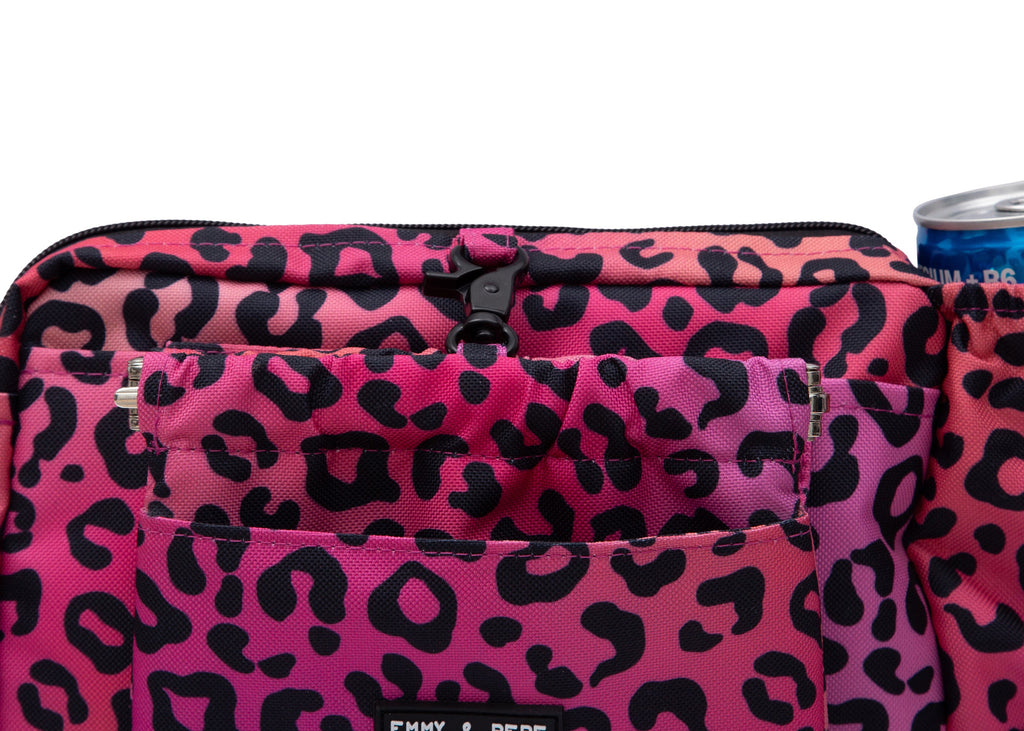 Wau-Pack große Gassitasche, Modell  Leo Pink, pink mit Leomuster, Gurtlängen:  S (60-85cm),M (80-110cm),L (100-145cm) - bei jedem Spaziergang alles dabei