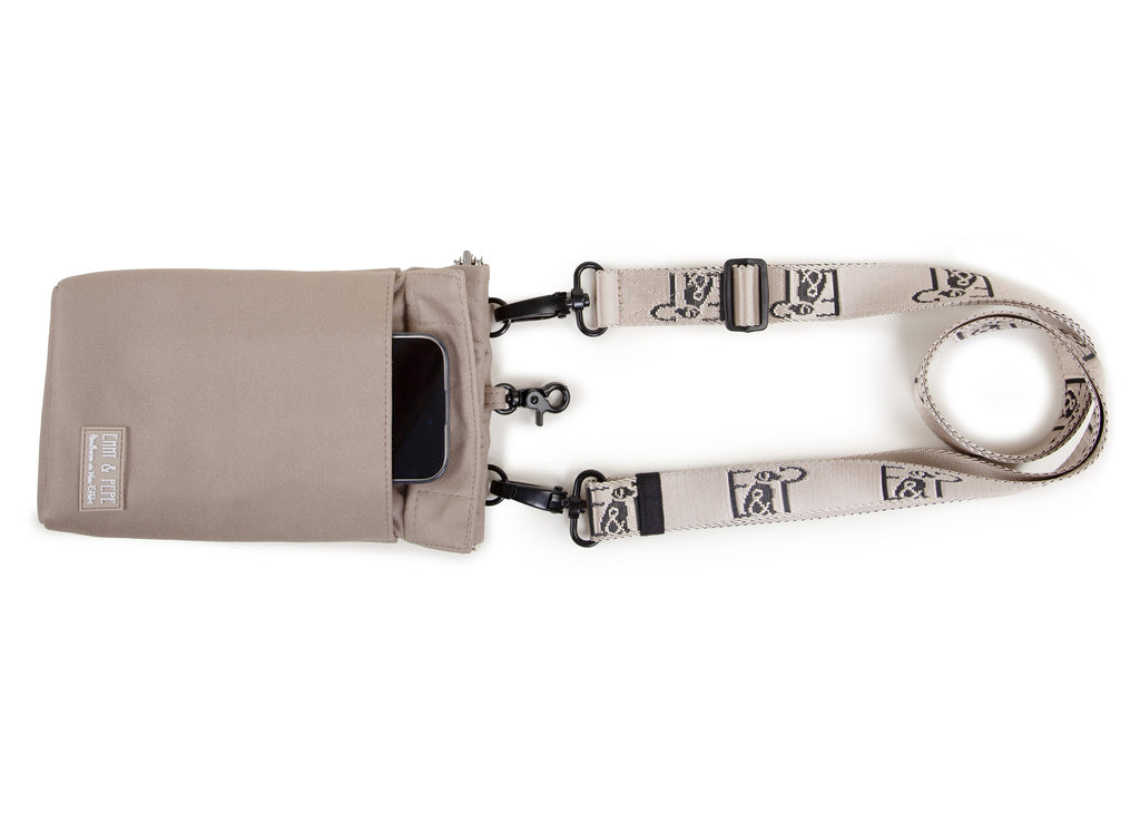 Wau-to-go Gassitasche, Model  Wildleder Taupe,  praktischer Umhängegurt und viele Fächer 