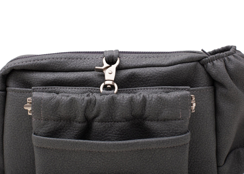 Wau-Pack große Gassitasche, Modell Kunstleder Dark Grey, dunkelgrau - mit vielen Fächern für jeden Spaziergang, mit abnehmbarer Leckerlitasche
