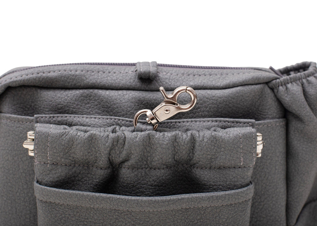 Wau-Pack große Gassitasche, Modell Kunstleder Dark Grey, dunkelgrau - mit vielen Fächern für jeden Spaziergang, mit abnehmbarer Leckerlitasche
