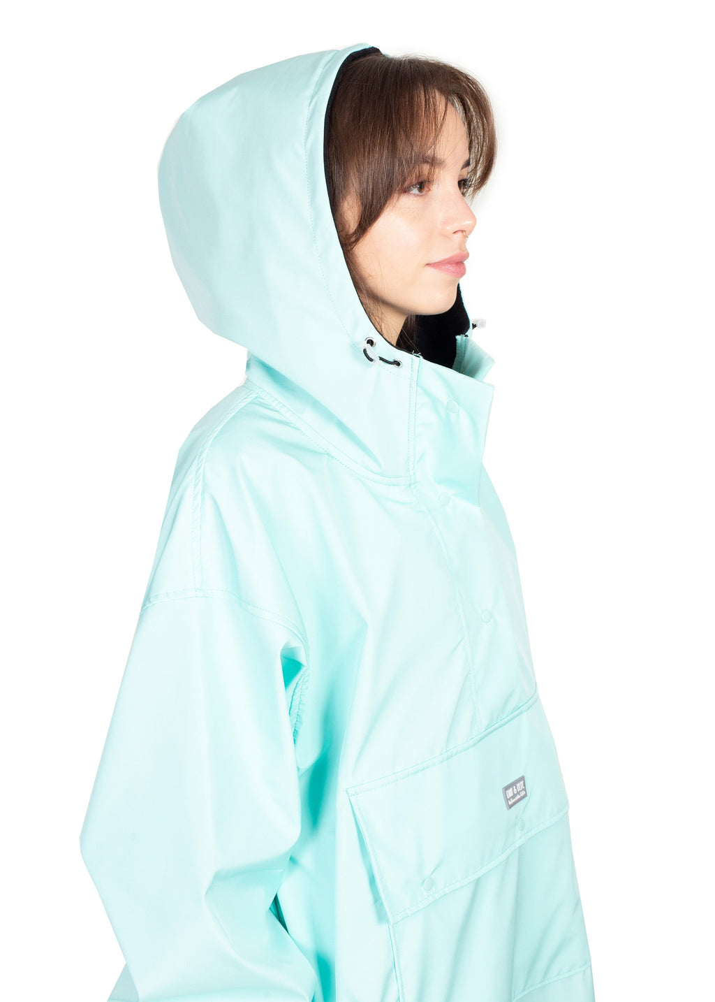 Wau-Poncho Regenponcho für jeden Spaziergang, Modell in Farbe Mint - mit verstellbarer Kapuze