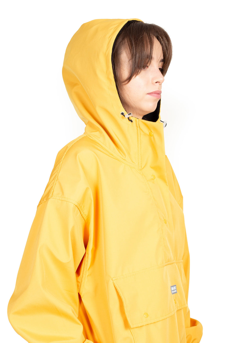 Wau-Poncho Regenponcho für jeden Spaziergang, Modell in Farbe Mustard - mit verstellbarer Kapuze
