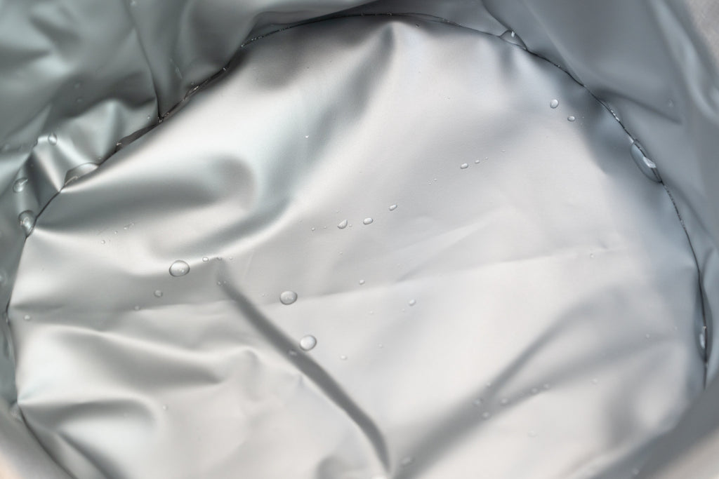 Wau-Schlabber Reisenapf, Modell in Taupe hygienisch und einfach auszuwischen dank thermoisolierender Innenschicht