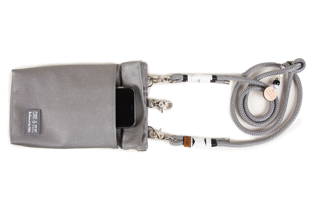 Wau-to-go Gassitasche, Modell  Bling Bling Silver mit leichtem Glitzereffekt - bei jedem Spaziergang alles dabei - mit praktischem Umhängegurt