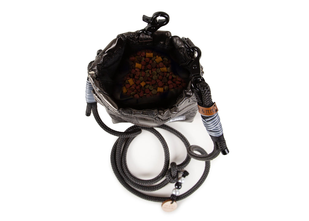 Wau-to-go Gassitasche, Modell  Goldskull, Kunstleder mit goldenem Totenkopfmotiv  - bei jedem Spaziergang alles dabei 