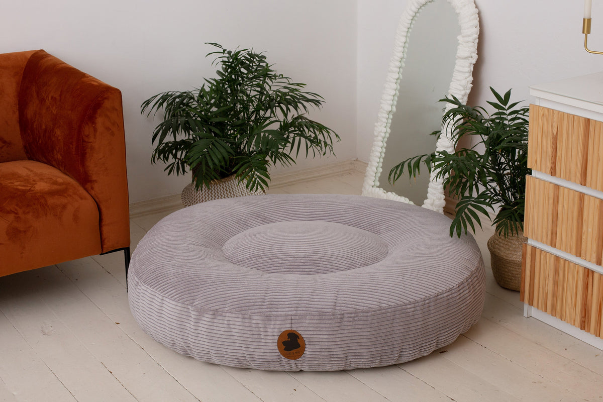 Wechselbezug für orthopädisches Hundebett Cord Creme / Oval / Ansicht im Raum